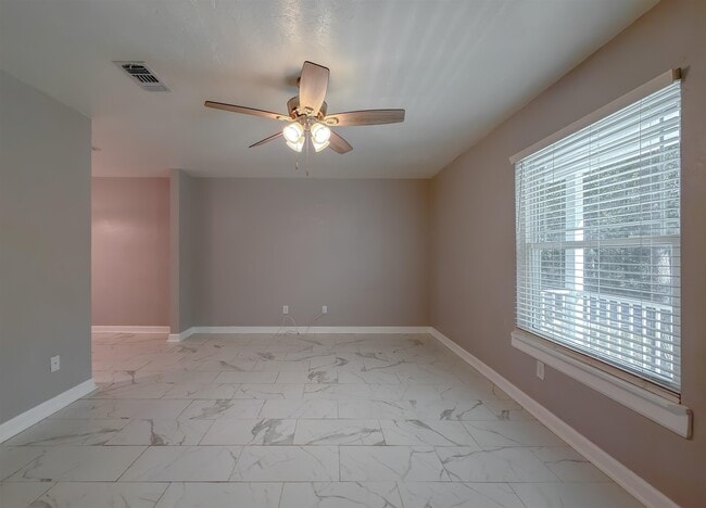 Building Photo - 520 Pasco Ct
