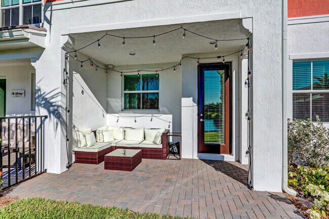 Building Photo - 12937 Trevi Isle