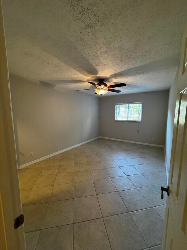 Building Photo - 251 S Cypress Rd