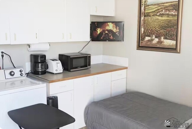 Building Photo - 12617 E 46th Dr