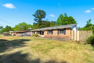 Building Photo - 520 Asa Dr