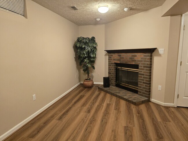 Building Photo - 5478 Prince William Ct