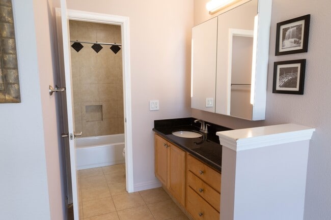 Building Photo - 4860 Rolando Ct