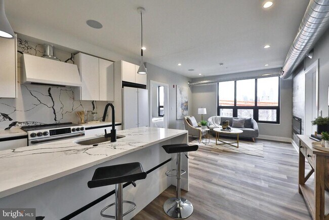 Building Photo - 1612 Cambridge St