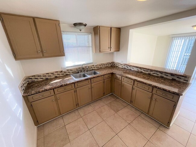 Building Photo - Downtown Home with Large Deck and OCEAN VIEWS!