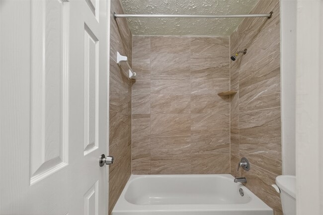 Building Photo - 10555 Turtlewood Ct