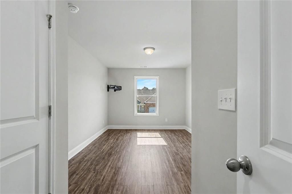 Building Photo - 350 McGiboney Ln