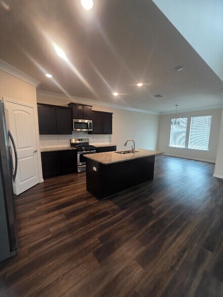 Building Photo - 1393 Shipyard Dr