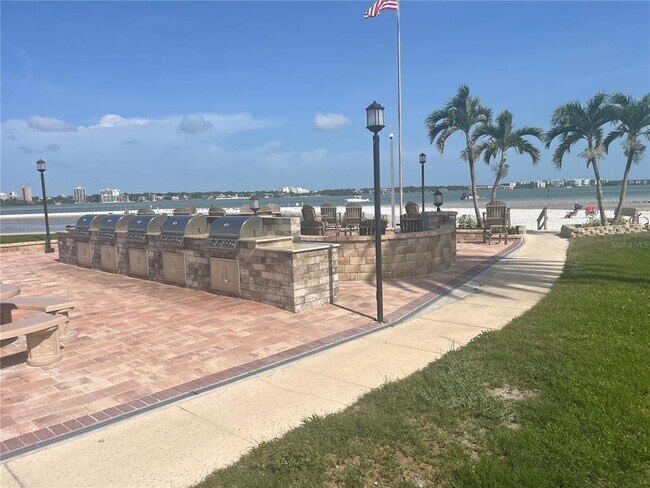 Building Photo - 851 Bayway Blvd