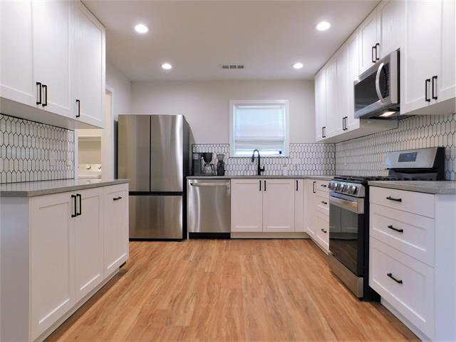 Building Photo - 1400 Angelina Bend Dr