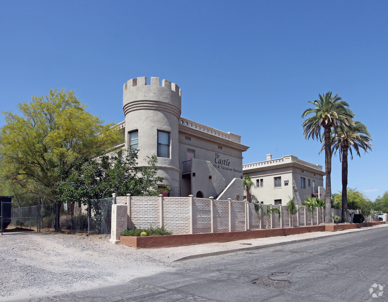 Primary Photo - The Castle Apartments