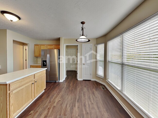 Building Photo - 4073 Sherbourne Dr