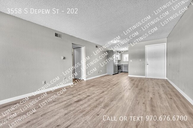 Building Photo - 3558 S Depew St