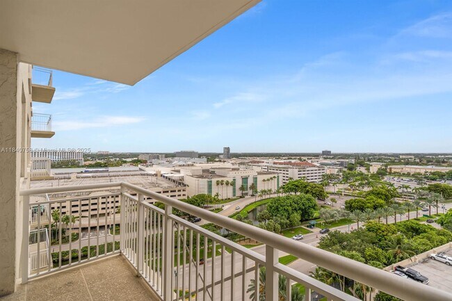 Building Photo - 19501 W Country Club Dr