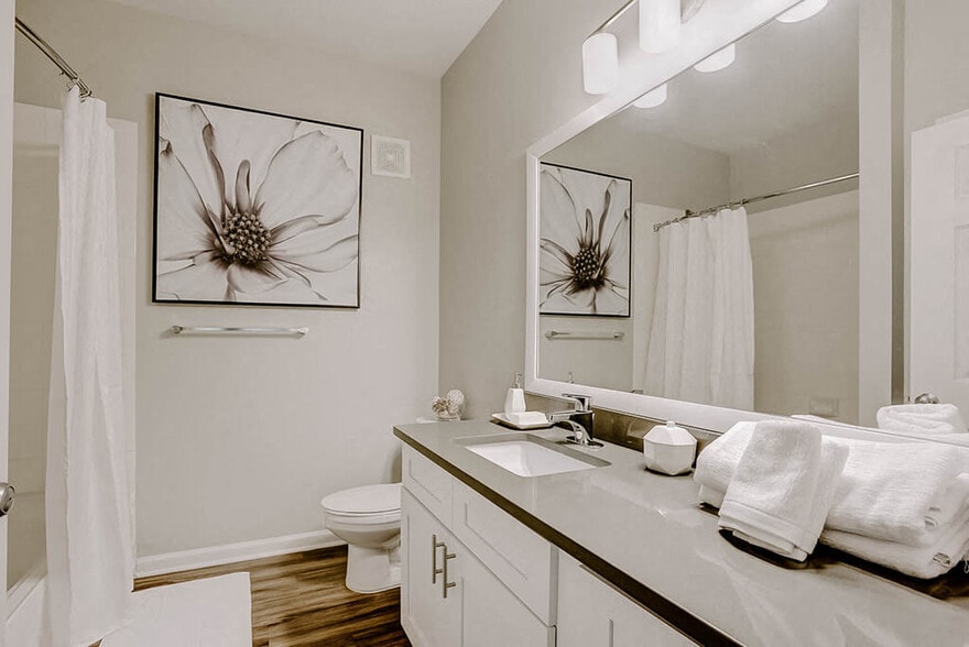 Primary Photo - Finley At Fairfax Corner