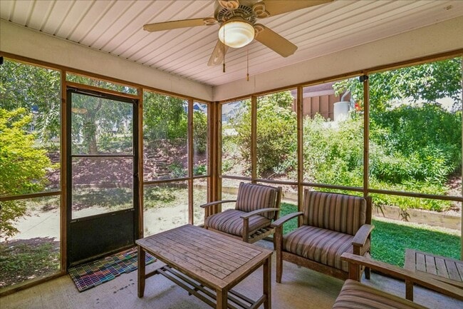 Building Photo - Cozy 3BE/2.5BA Colonial in Takoma Park with screened porch!