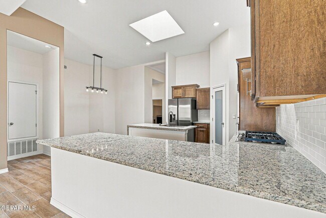 Building Photo - 15337 Promise Ct