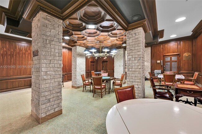 Building Photo - 6039 Collins Ave