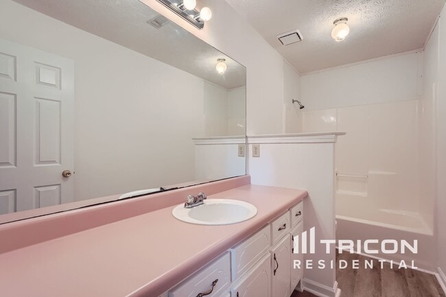 Building Photo - 145 Meadow Ridge Dr