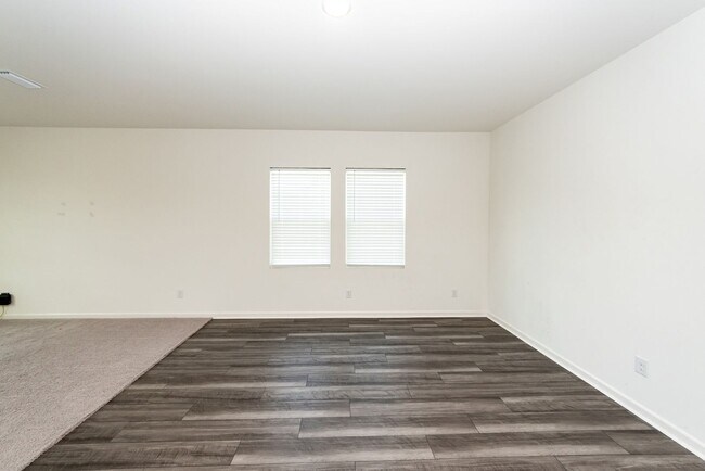 Building Photo - 713 Pisces Ln