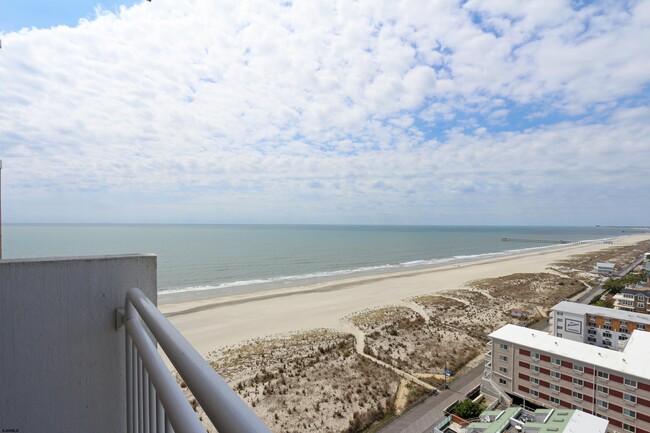 Building Photo - 5200 Boardwalk