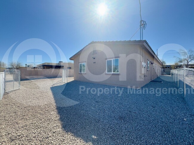 Building Photo - 442 E Wilcox Dr