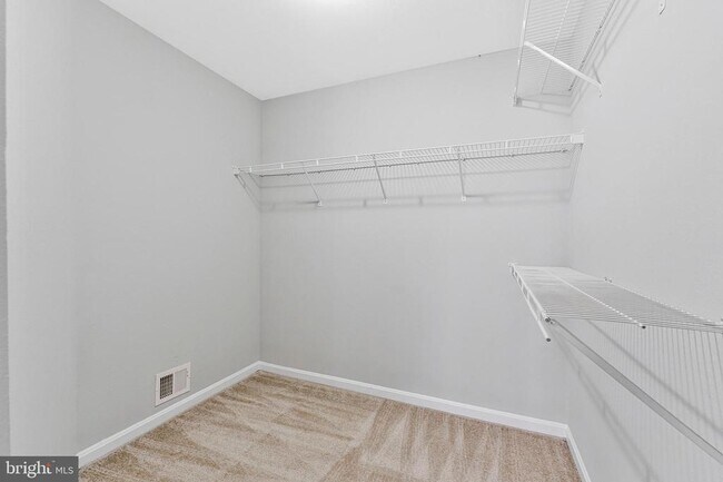 Building Photo - 12877 Fair Briar Ln