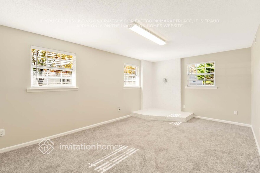 Building Photo - 112 Rockledge Dr