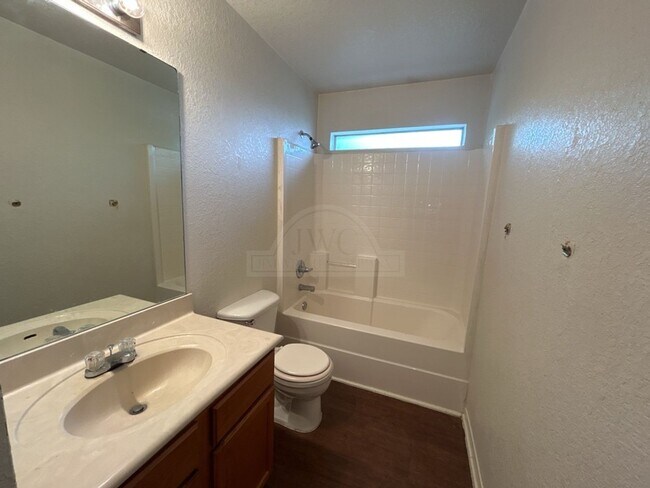 Building Photo - 1407 Dugger Cir