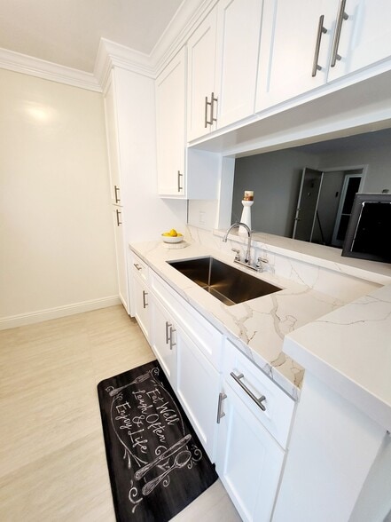 Building Photo - 8919 Longden Ave