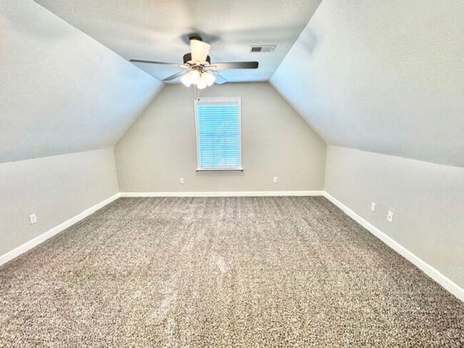 Building Photo - Now Leasing a 4-Bedroom 2.5 Bath Home in M...