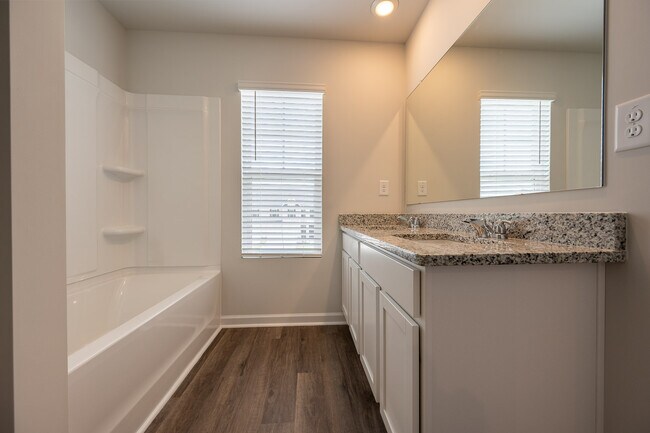 Building Photo - 3422 Firestone Dr