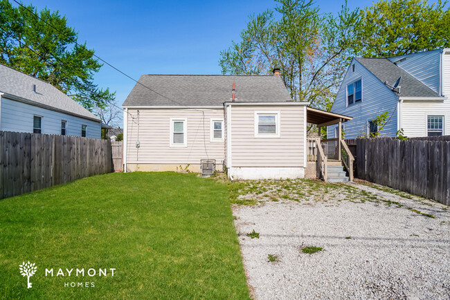 Building Photo - 4 Bedroom Home with Comfortable Layout