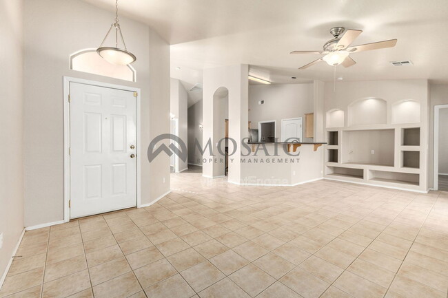 Building Photo - 1260 S Lindsay Rd