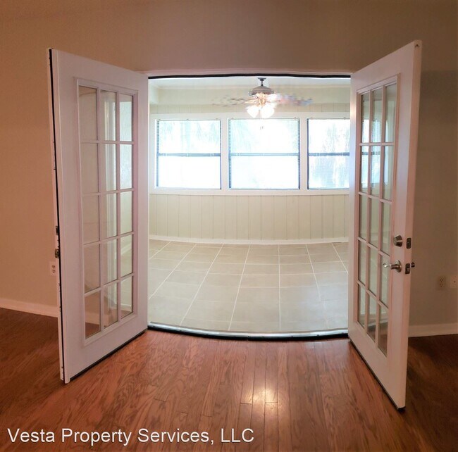Building Photo - 1 br, 1 bath House - 2826 SW 14th Drive