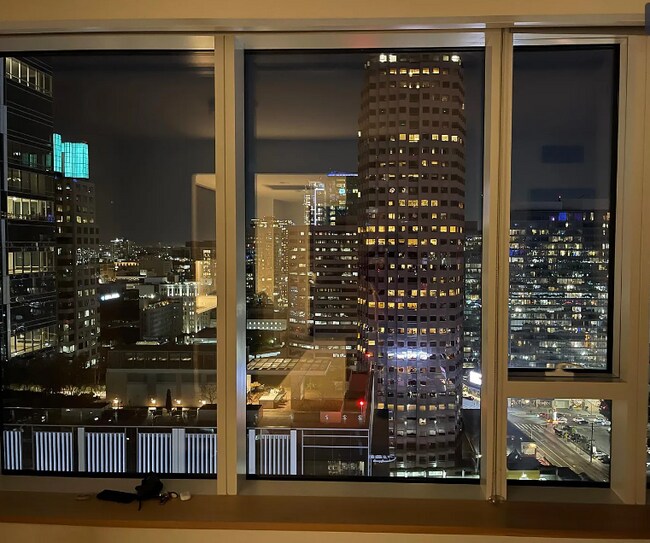 Building Photo - 889 Francisco St