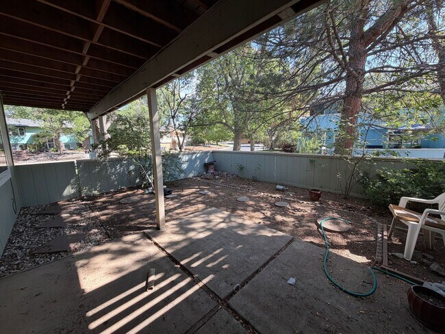 Building Photo - 1114 Centaur Cir