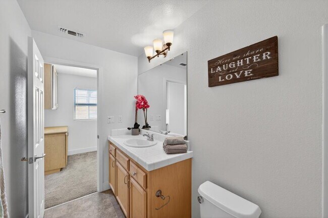 Building Photo - Charming 3-Bed Home in Sacramento with 2.5 Baths