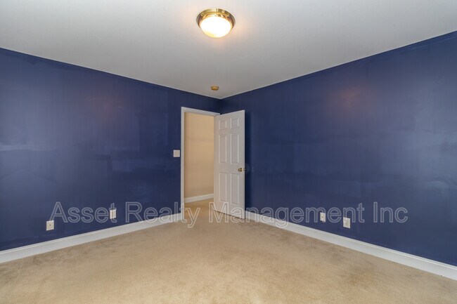 Building Photo - 8334 Bay Gardens Ln