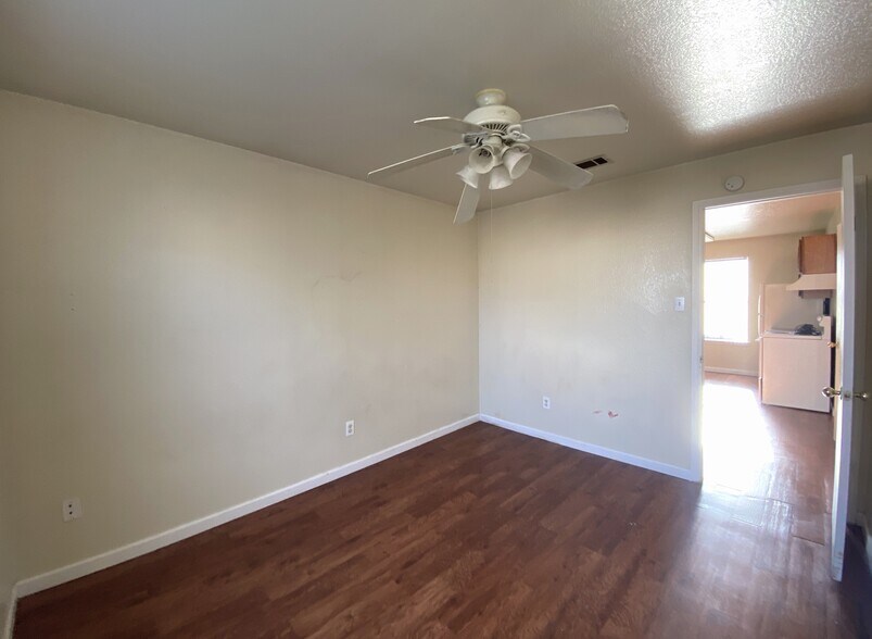 Building Photo - 1706 Windward Dr