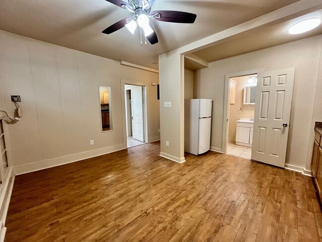 Building Photo - 301 Amarillo St