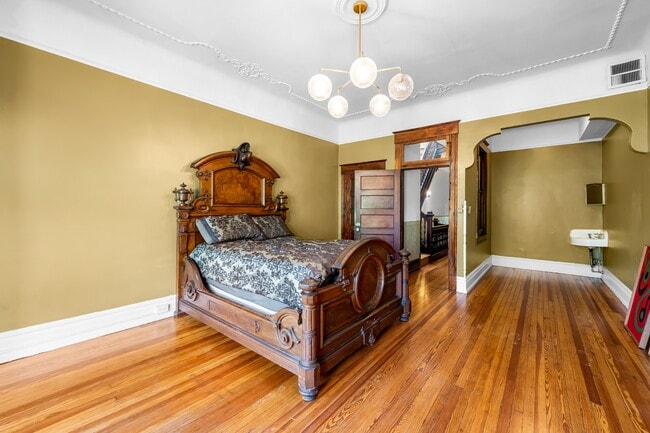 Building Photo - 3314 Auchentoroly Terrace