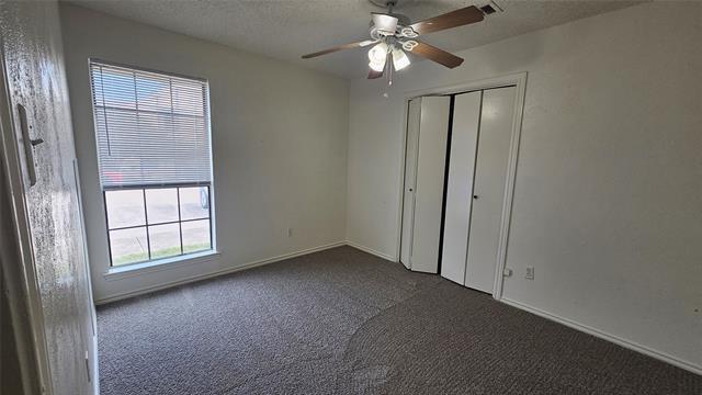 Building Photo - 3028 N Bell Ave