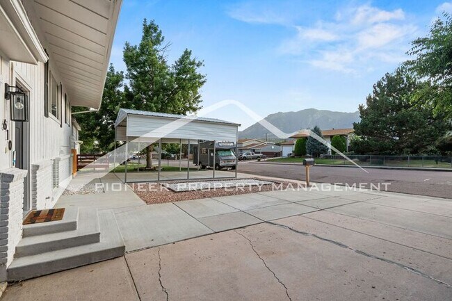 Building Photo - 610 Catalina Dr