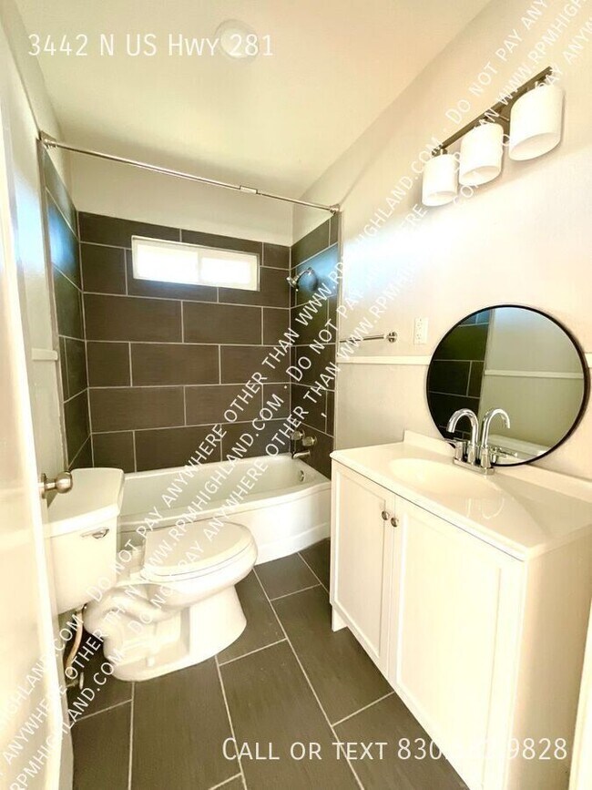 Building Photo - 3442 N U.S. Hwy 281