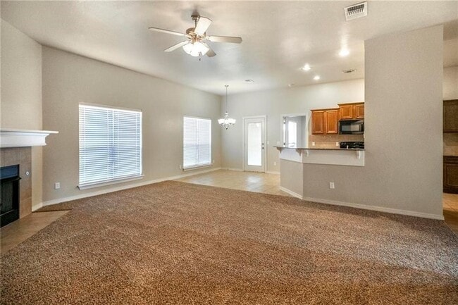 Building Photo - Beautiful 4 + Bedroom Home in Gated North ...