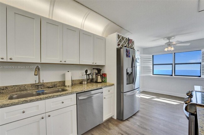 Building Photo - 1201 S Ocean Dr