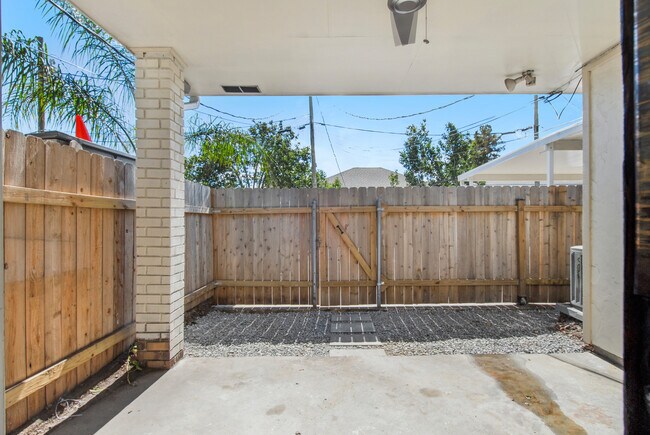 Building Photo - 4502 Park Dr N