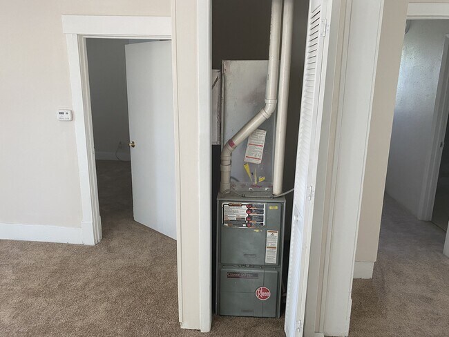 Building Photo - 1412 N Champaign St