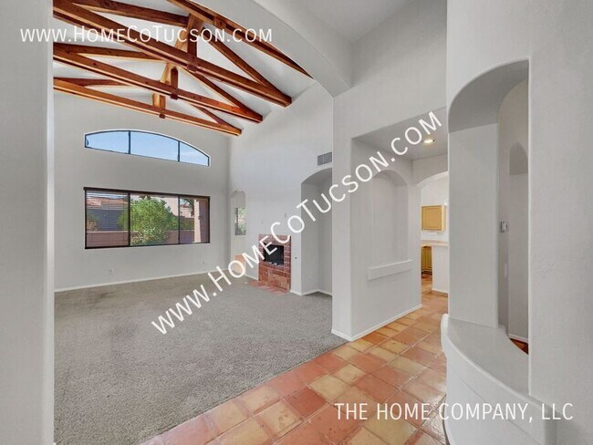 Building Photo - 6325 N Calle Del Halcon